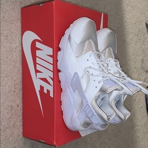 White Nike Huraches